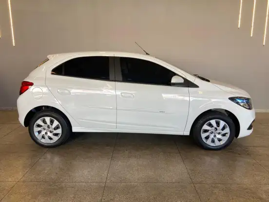 CHEVROLET-ONIX-1.4 MPFI LT 8V FLEX 4P MANUAL CHEVROLET-ONIX-2015
