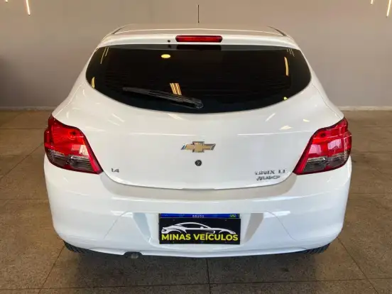 CHEVROLET-ONIX-2015