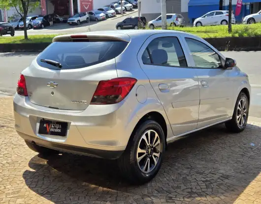 CHEVROLET-ONIX-2014