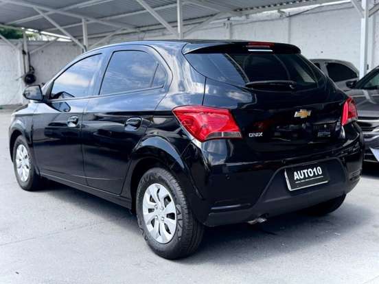 CHEVROLET-ONIX-2017