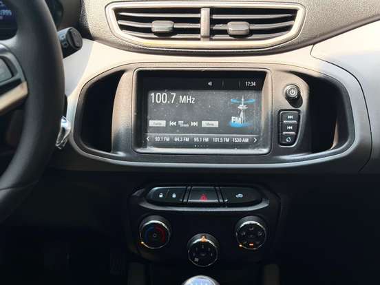 CHEVROLET-ONIX-2017