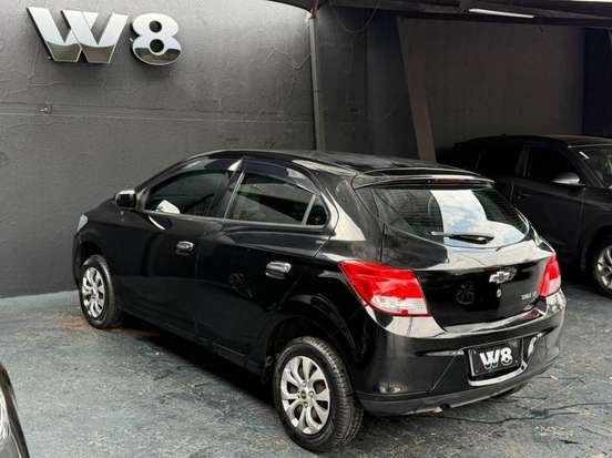 CHEVROLET-ONIX-2014