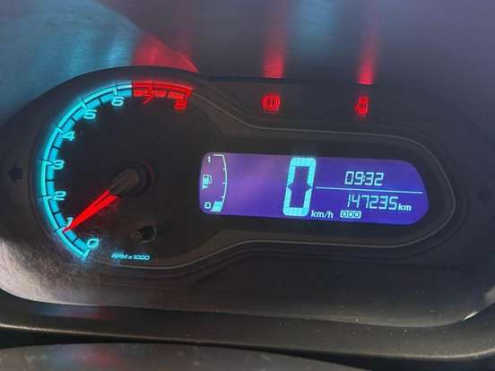 CHEVROLET-ONIX-2014