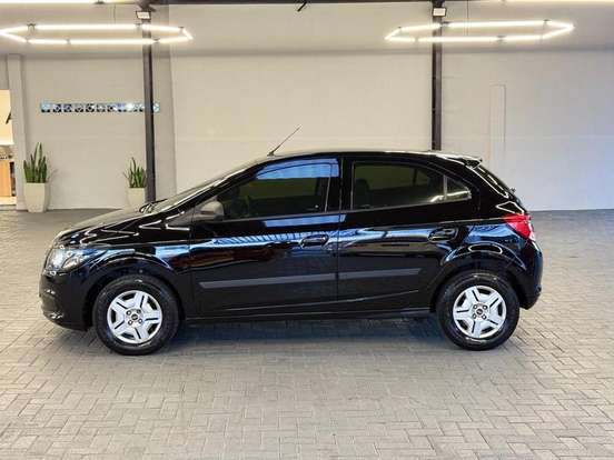CHEVROLET-ONIX-2015