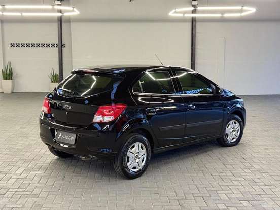 CHEVROLET-ONIX-2015
