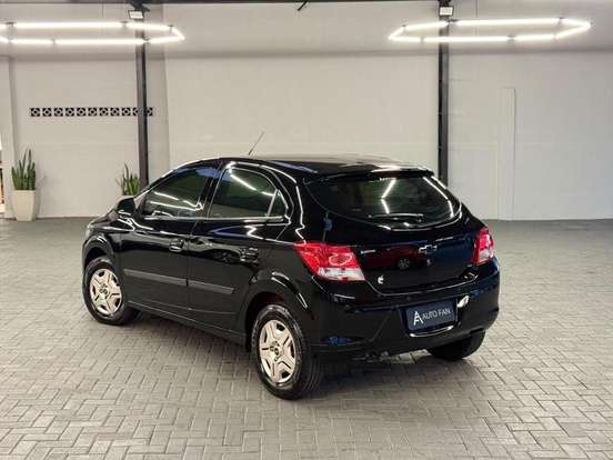 CHEVROLET-ONIX-2015