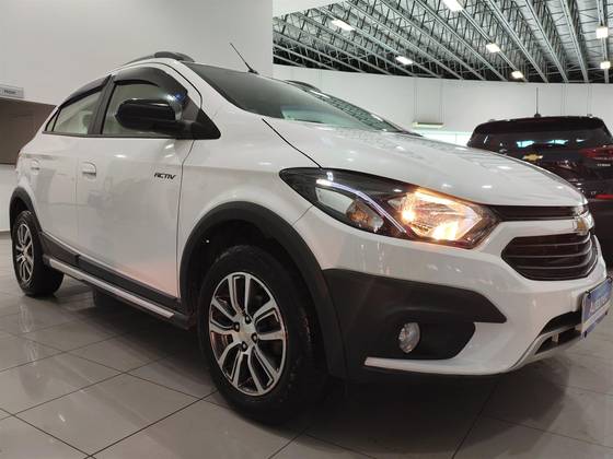 CHEVROLET ONIX 1.4 MPFI ACTIV 8V FLEX 4P AUTOMÁTICO