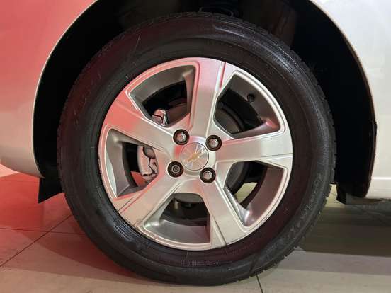 CHEVROLET-ONIX-1.4 MPFI LT 8V FLEX 4P AUTOMÁTICO CHEVROLET-ONIX-2019