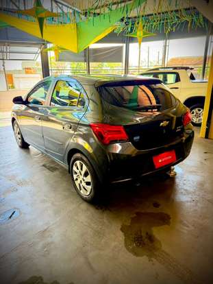 CHEVROLET-ONIX-1.4 MPFI LT 8V FLEX 4P AUTOMÁTICO CHEVROLET-ONIX-2017