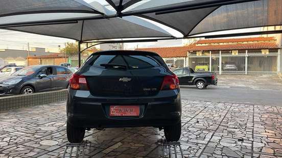 CHEVROLET-ONIX-2015