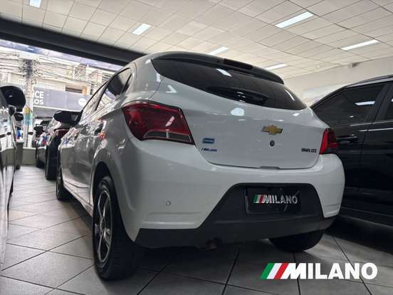 CHEVROLET-ONIX-1.4 MPFI LTZ 8V FLEX 4P AUTOMÁTICO CHEVROLET-ONIX-2016