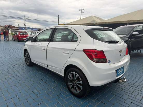 CHEVROLET-ONIX-2016