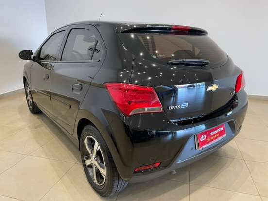 CHEVROLET-ONIX-2018