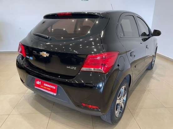 CHEVROLET-ONIX-2018