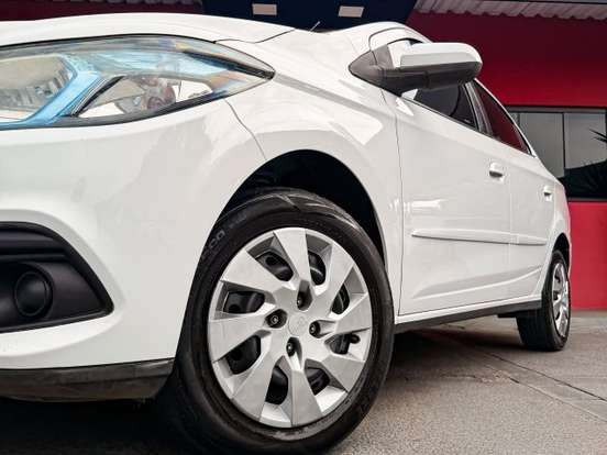 CHEVROLET-PRISMA-2014