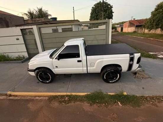 CHEVROLET-S10-2.4 MPFI ADVANTAGE 4X2 CS 8V FLEX 2P MANUAL CHEVROLET-S10-2010