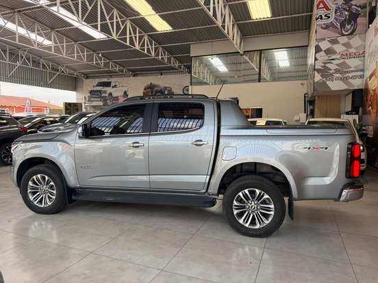 CHEVROLET-S10-2.8 16V TURBO DIESEL HIGH COUNTRY CD 4X4 AUTOMÁTICO CHEVROLET-S10-2025