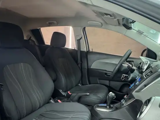 CHEVROLET-SONIC-2013