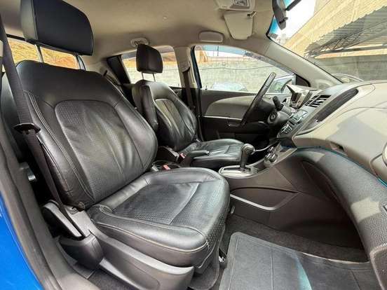 CHEVROLET-SONIC-2012