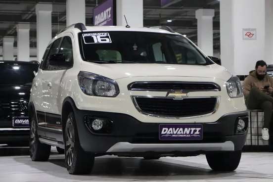 CHEVROLET-SPIN-2015