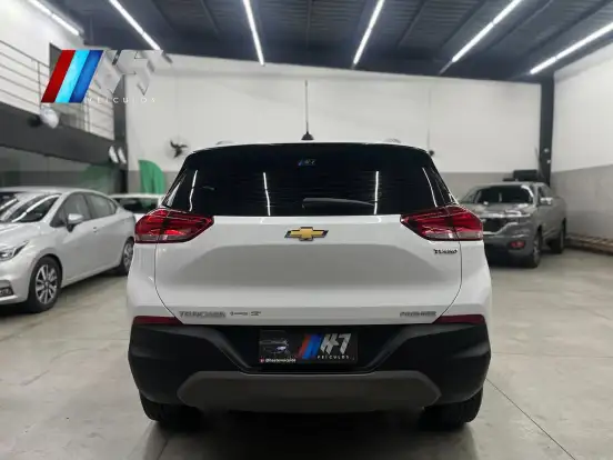 CHEVROLET-TRACKER-2023