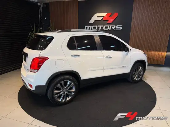 CHEVROLET-TRACKER-2018