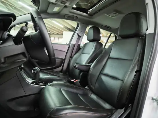 CHEVROLET-TRACKER-2019