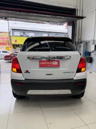 CHEVROLET-TRACKER-2015