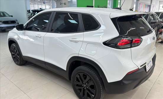 CHEVROLET-TRACKER-2025