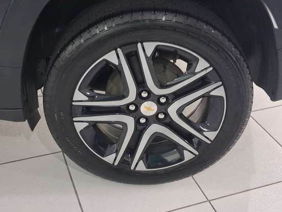 CHEVROLET-TRACKER-2025