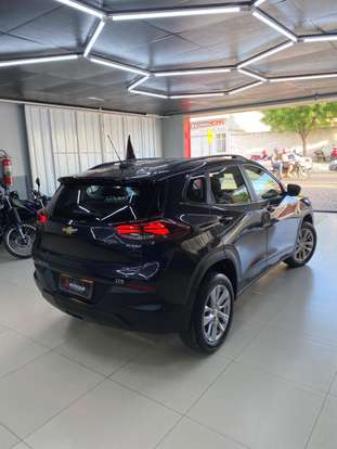 CHEVROLET-TRACKER-2023