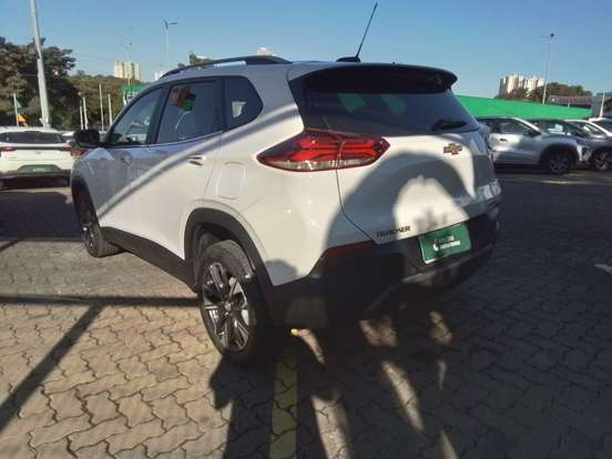 CHEVROLET-TRACKER-2025