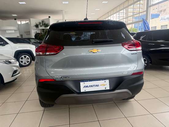 CHEVROLET-TRACKER-2023