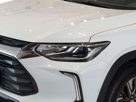 CHEVROLET-TRACKER-2023