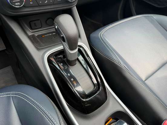 CHEVROLET-TRACKER-2023