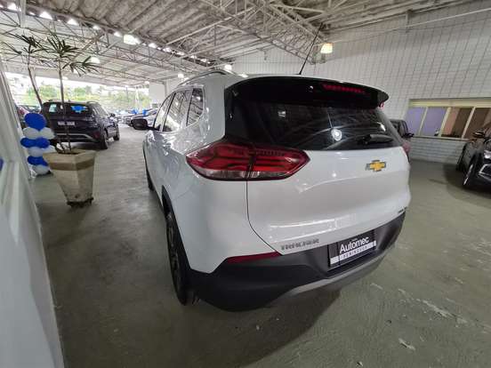 CHEVROLET-TRACKER-2023