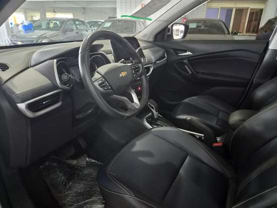 CHEVROLET-TRACKER-2023