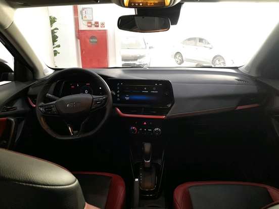 CHEVROLET-TRACKER-2025