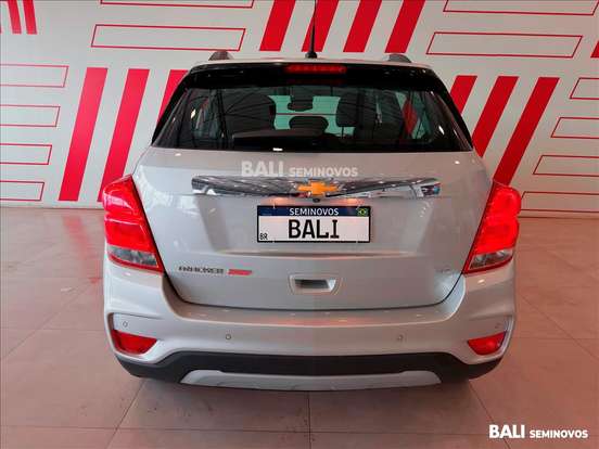 CHEVROLET-TRACKER-2017