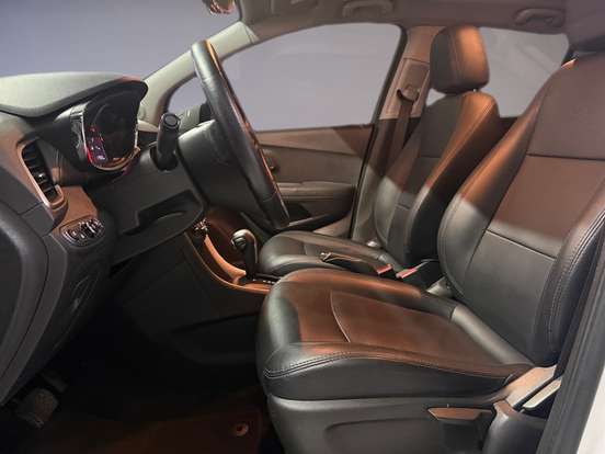 CHEVROLET-TRACKER-2016