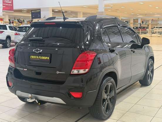 CHEVROLET-TRACKER-2019