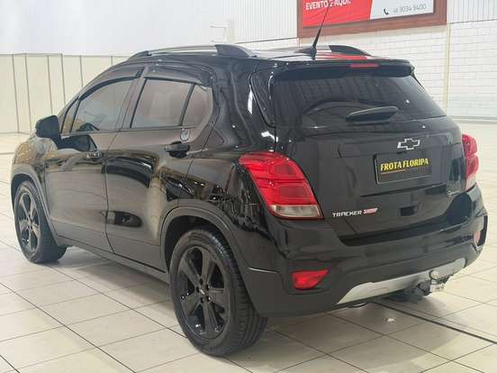 CHEVROLET-TRACKER-2019