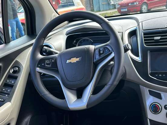 CHEVROLET-TRACKER-2013