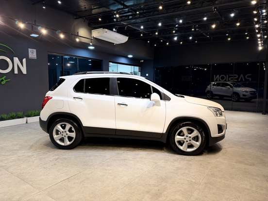 CHEVROLET-TRACKER-2015