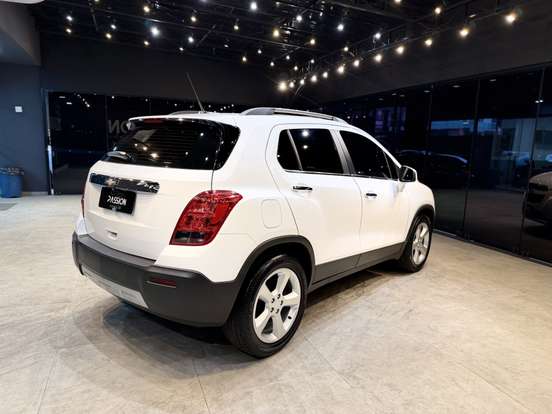 CHEVROLET-TRACKER-2015