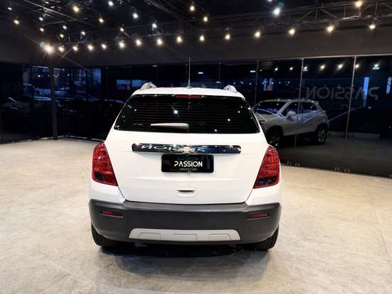CHEVROLET-TRACKER-2015