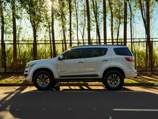 CHEVROLET-TRAILBLAZER-3.6 LTZ 4X4 V6 GASOLINA 4P AUTOMÁTICO CHEVROLET-TRAILBLAZER-2017