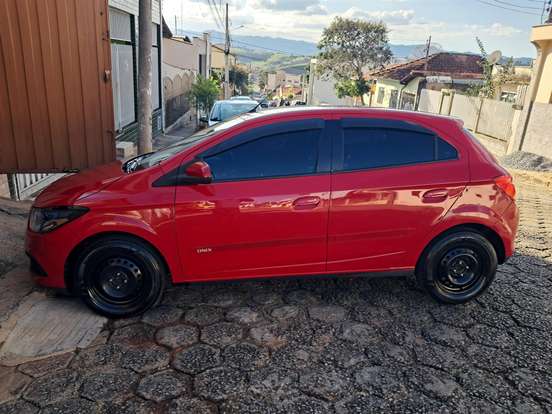 CHEVROLET-ONIX-2014