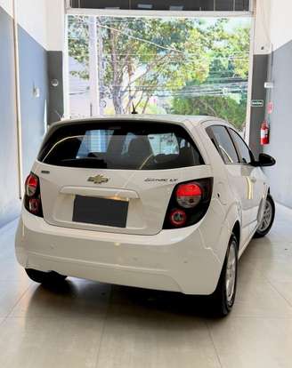 CHEVROLET-SONIC-2013