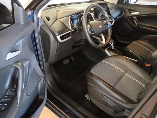 CHEVROLET-TRACKER-2023